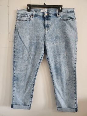 Levi's Light Blue Boyfriend Jeans Back Pocket Detail